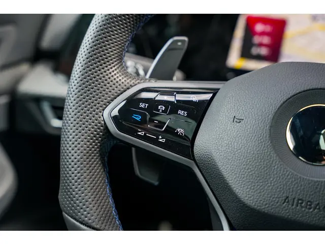 Volkswagen Golf 2.0 TSI R 4Motion 2022 Benzine 20