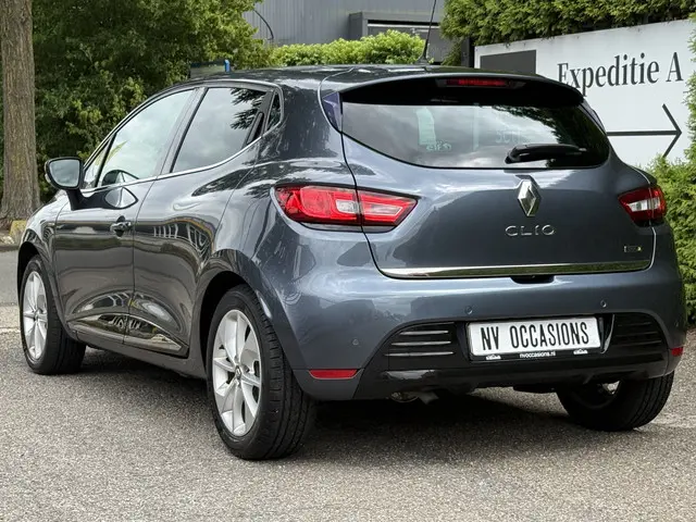 Renault Clio 0.9 TCe Limited 2017 Benzine 6