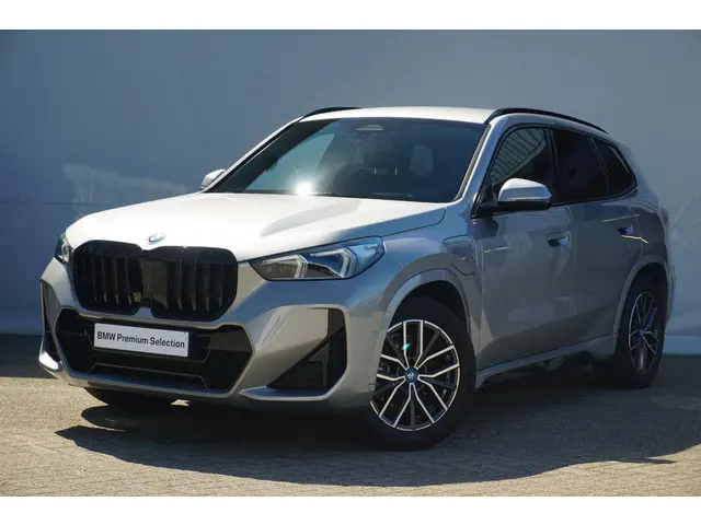 BMW X1 xDrive25e 2023 Hybride Benzine 24