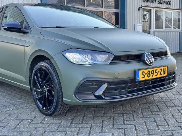 Volkswagen Polo 1.0 TSI Gree Wrap / Zwart met. 2023 Benzine 10