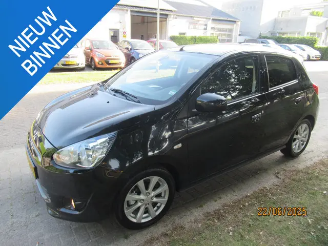 Mitsubishi Space Star 1.2 Intense+ 2014 Benzine