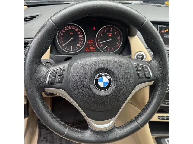 BMW X1 xDrive28i High Executive 2014 Benzine 13