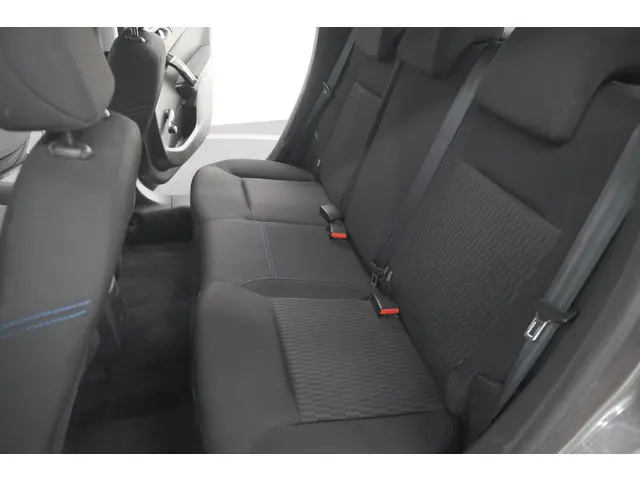 Peugeot 208 PureTech 82 Signature 2018 Benzine 27