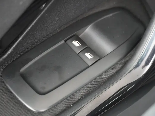 Peugeot 208 1.0 PureTech Access 2015 Benzine 13