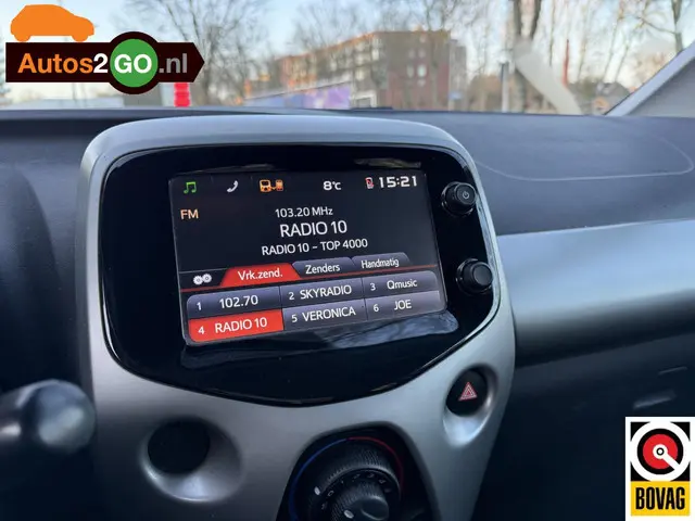 Toyota Aygo 1.0 VVT-i x-play 2014 Benzine 5