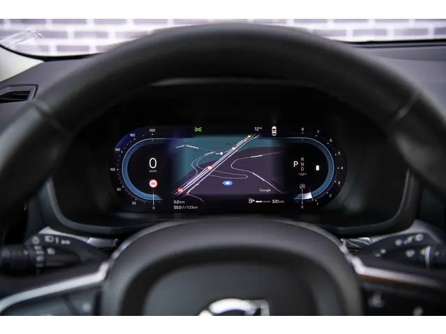 Volvo V60 2.0 B3 Essential Edition 2023 Benzine 13