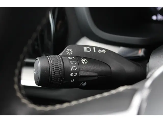 Volvo S60 2.0 B3 R-Design 2021 Benzine 26