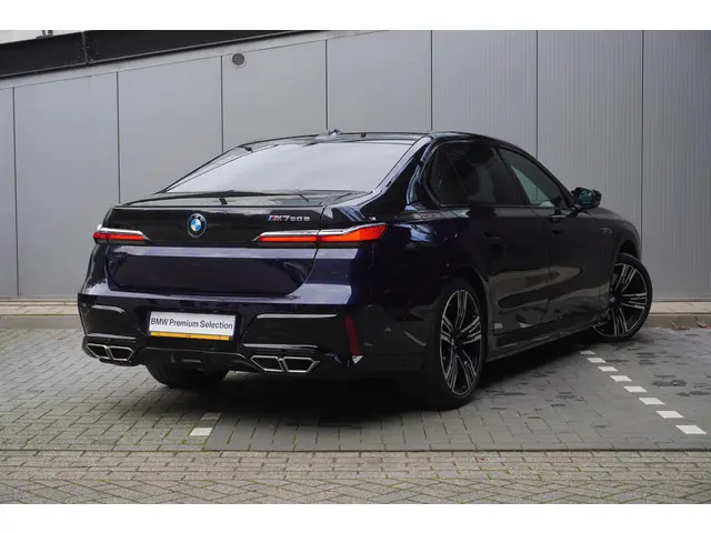 BMW 7 Serie M760e xDrive 2023 Hybride Benzine 2