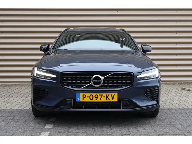 Volvo V60 T6 Recharge AWD R-Design 2022 Hybride Benzine 5