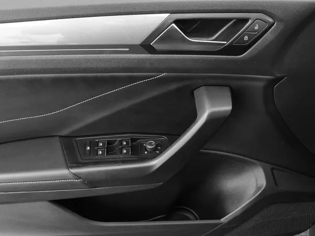 Volkswagen T-Roc 1.5 TSI 150pk DSG Style 2025 Benzine 13