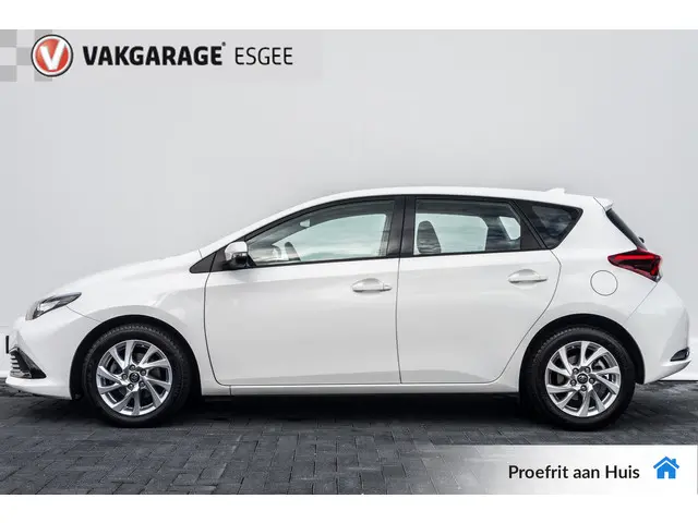 Toyota Auris 2