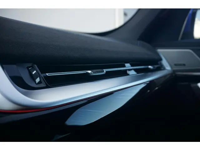 BMW X1 xDrive25e 2025 Hybride Benzine 22