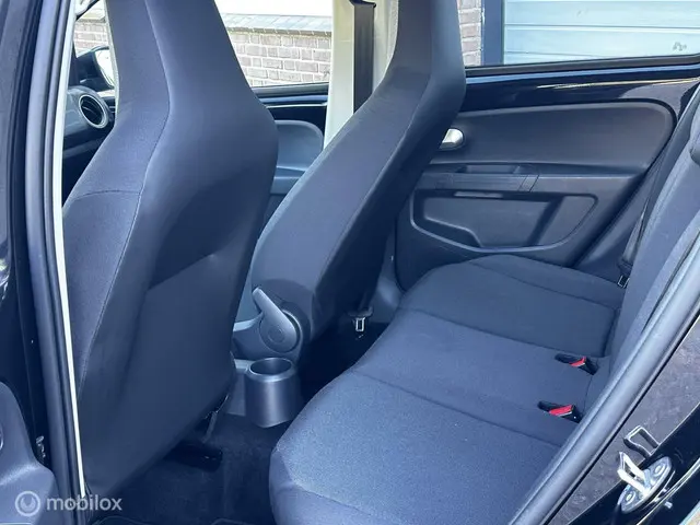 Volkswagen up! 1.0 CRUISE/AIRCO/MF-STUUR 2023 Benzine 9