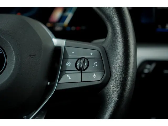 BMW 2 Serie Active Tourer 220i 2023 Hybride Benzine 37