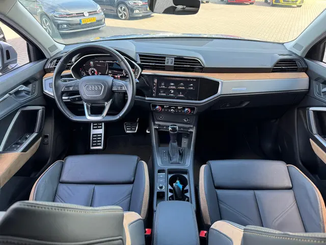 Audi Q3 35 TFSI * Leder * 360 Camera * Keyless 2020 Benzine 50