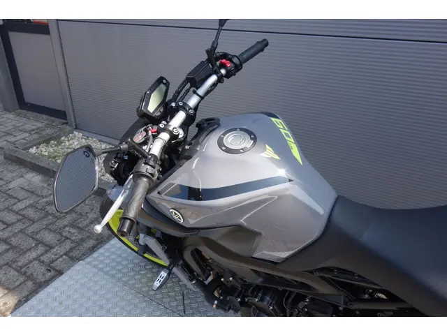 Yamaha MT 09 ABS 2017 Benzine 21