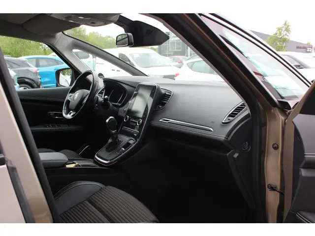 Renault Grand Scénic 1.3 TCe Bose 2018 Benzine 12