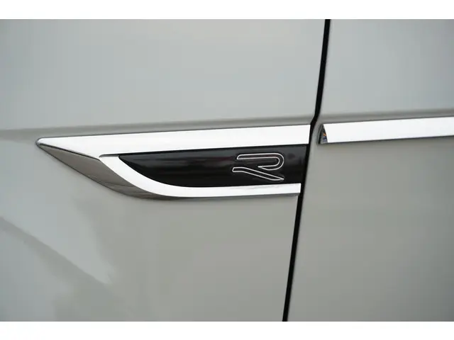 Volkswagen T-Roc 1.5 TSI R-Line Edition 2024 Benzine 9