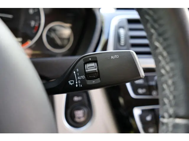 BMW 3 Serie GT 320i High Executive 2020 Benzine 35