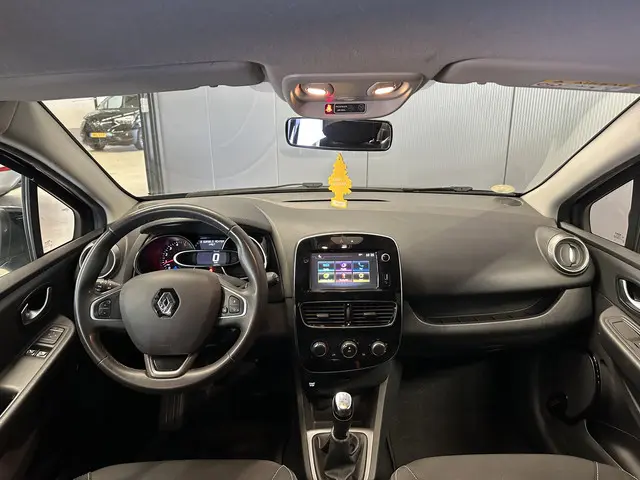 Renault Clio Estate 1.5 dCi Ecoleader Limited 2017 Diesel 4