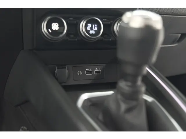 Renault Clio TCe 90 GPF Techno 2024 Benzine 46