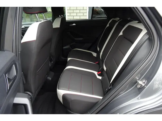 Volkswagen T-Roc 1.5 TSI Sport Business 2019 Benzine 6
