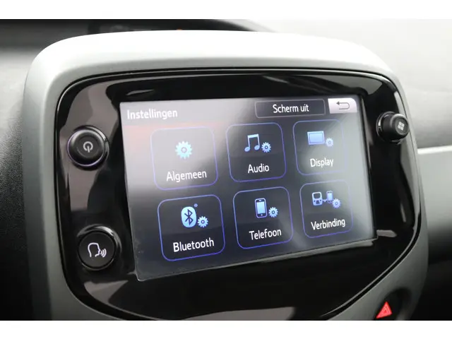 Toyota Aygo 1.0 VVT-i x-play cabrio 2021 Benzine 43