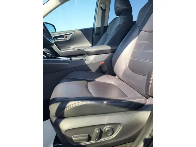 Toyota RAV4 2.0 VVT-iE Executive 2019 Benzine 19