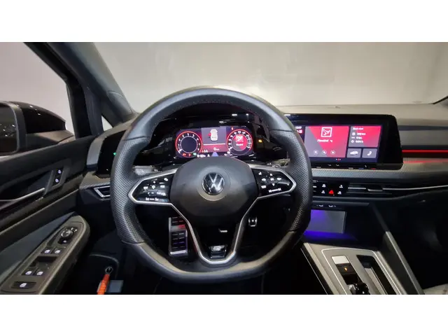 Volkswagen Golf 1.5 eTSI R-Line 2022 Benzine 10