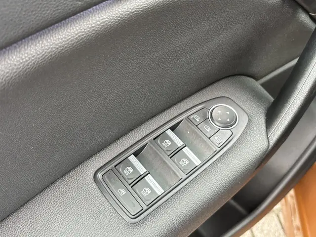 Renault Captur 1.3 TCe 130 Intens Automaat 2020 Benzine 8