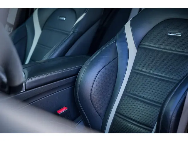 Mercedes-Benz C-Klasse Estate AMG 63 S 2015 Benzine 28
