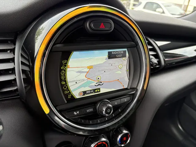 MINI Cooper Mini 1.5 Chili Business 2015 Benzine 12