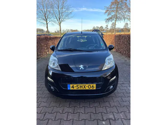 Peugeot 107 1.0 Active 2013 Benzine 7