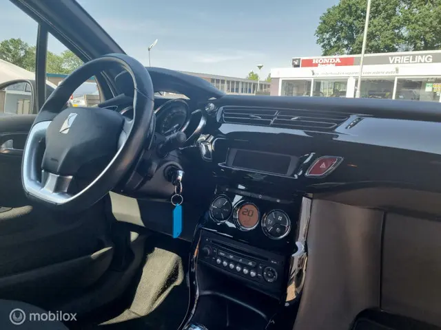 Citroën DS3 1.2 PureTech So Chic 2015 Benzine 13