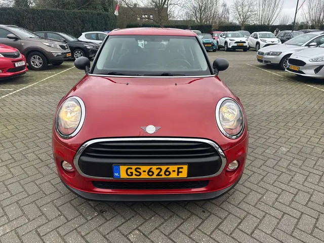 MINI One Mini 1.2 Business , navigatie 2015 Benzine 13