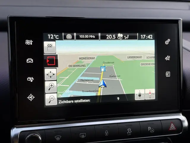 Citroën C4 Cactus 1.2 PureTech Shine 2015 Benzine 12