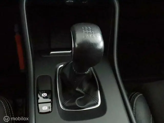 Volvo XC40 1.5 T3 Mom |Cam| stoelverw 2018 Benzine 73