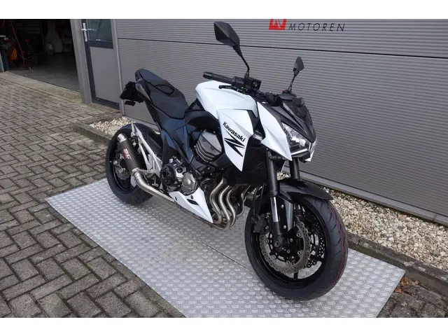 Kawasaki Z800 E 2013 Benzine 2