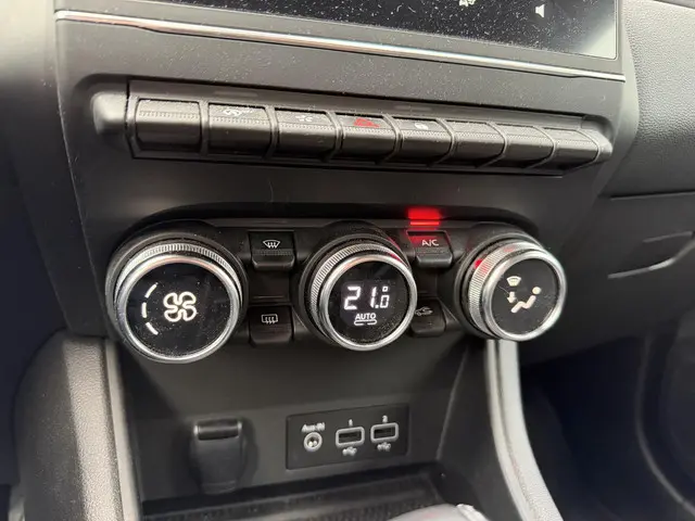 Renault Captur 1.3 TCe 140 PK Intens 2022 Benzine 16