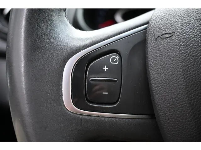 Renault Clio Estate TCe 90 Limited 2019 Benzine 22