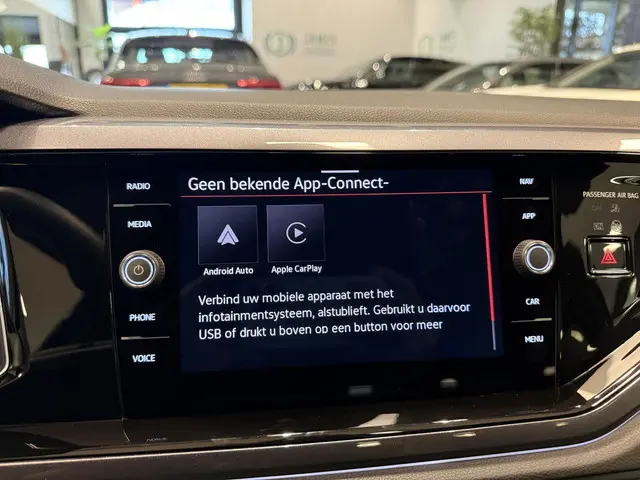 Volkswagen Polo 2.0 TSI GTI 2024 Benzine 28