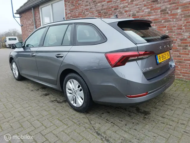 Škoda Octavia Combi 1.0 TSI Business Edition 2022 Benzine 3