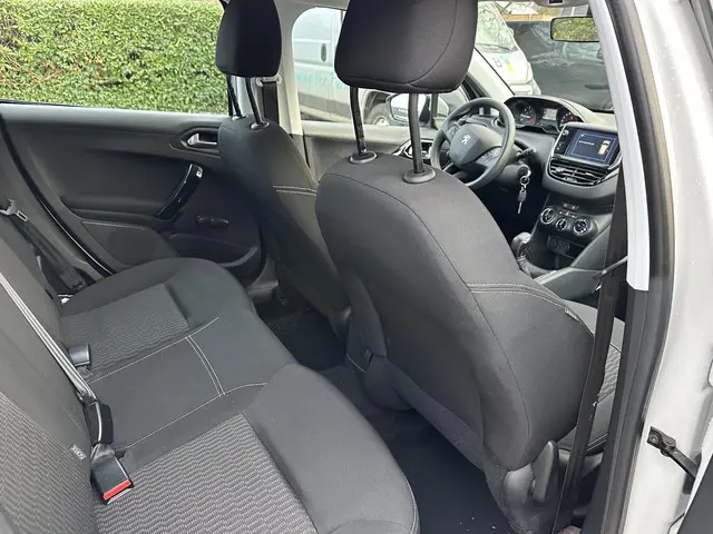 Peugeot 208 1.2 Blue Lion 82 PK 2018 Benzine 26