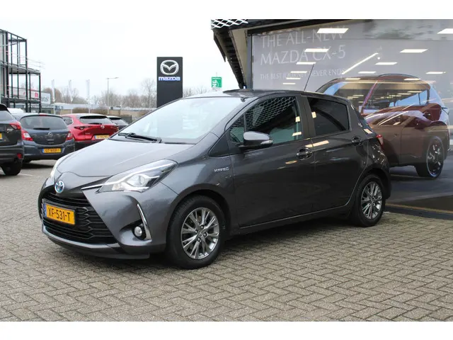Toyota Yaris 1.5 Hybrid Dynamic 2018 Hybride Benzine 10