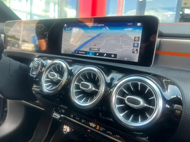 Mercedes-Benz CLA 220 Premium Plus 2019 Benzine 20