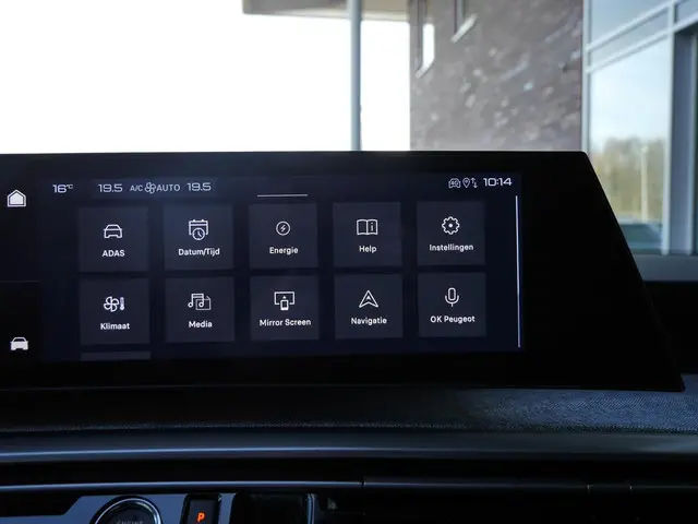 Peugeot e-3008 Allure 73 kWh 2025 Elektrisch 31