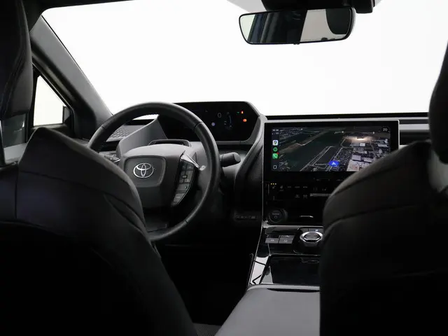 Toyota bZ4X DYNAMIC 71 kWh + TREKHAAK 2023 Elektrisch 24