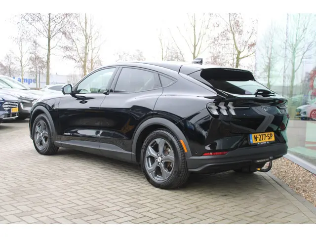 Ford Mustang Mach-E 3