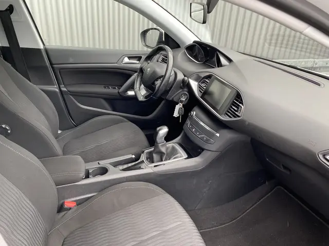 Peugeot 308 SW 1.2 PureTech Blue Lease 2016 Benzine 16