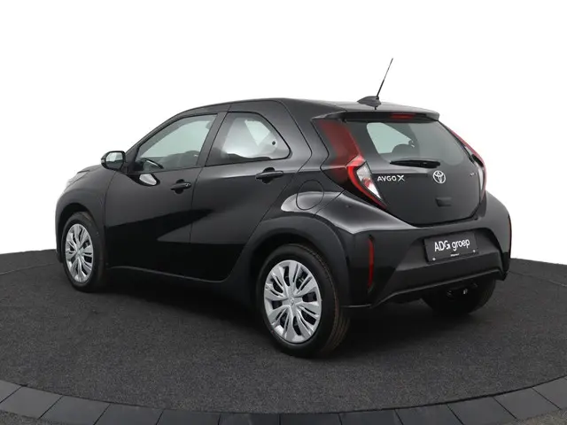 Toyota Aygo X Hybrid 115 play 2026 Hybride Benzine 9